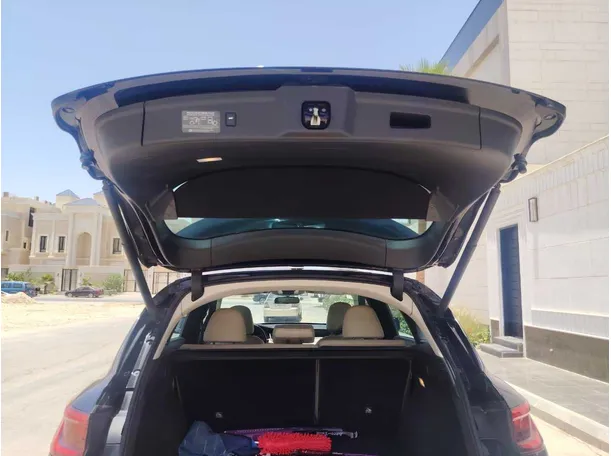 Car image 24
