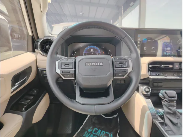 Car image 27