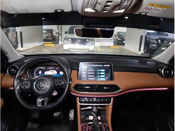 Car image 15