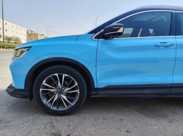 Car image 8