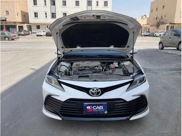 Car image 25