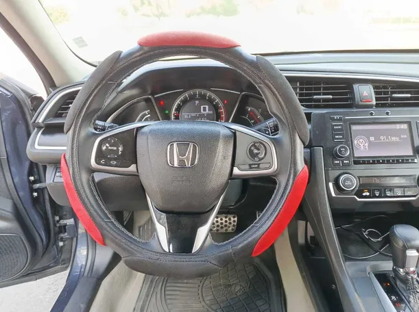 Car image 17