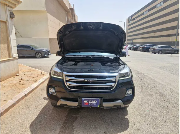 Car image 25