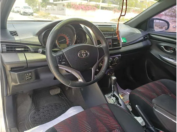 Car image 11