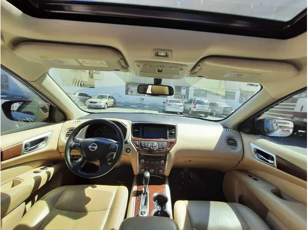 Car image 17