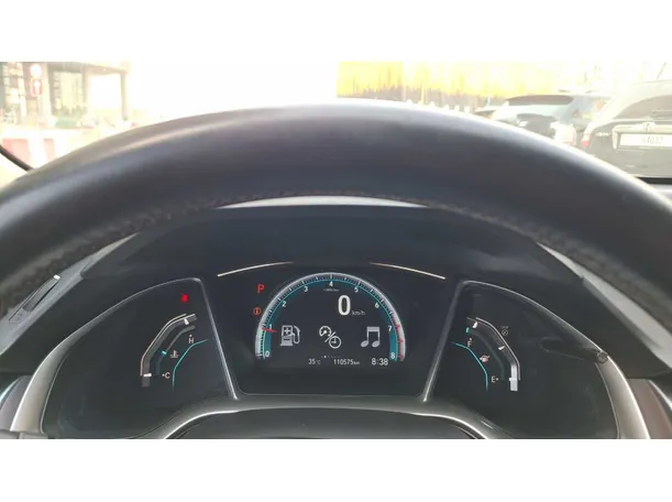 Car image 18