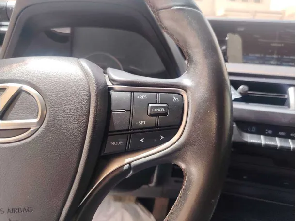 Car image 27