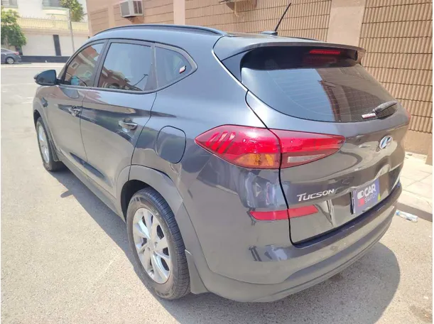 Car image 8