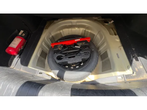 Car image 24