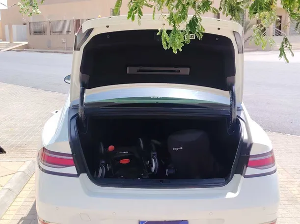 Car image 21