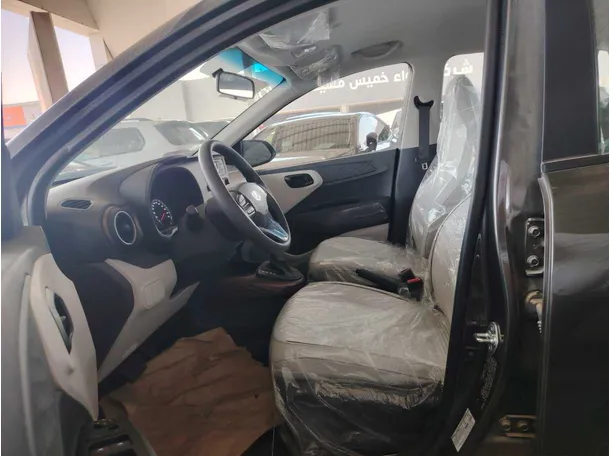 Car image 11