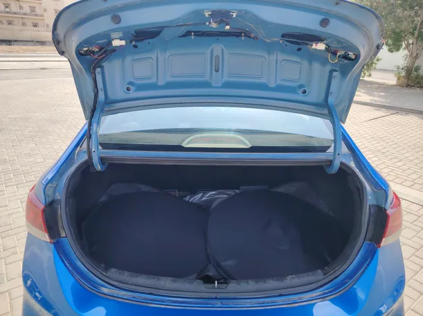 Car image 25
