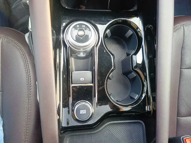 Car image 27