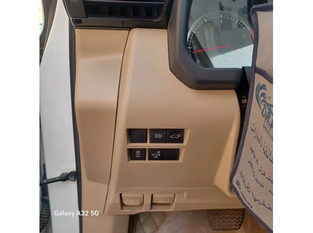 Car image 35