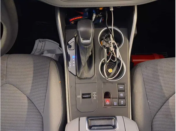 Car image 16