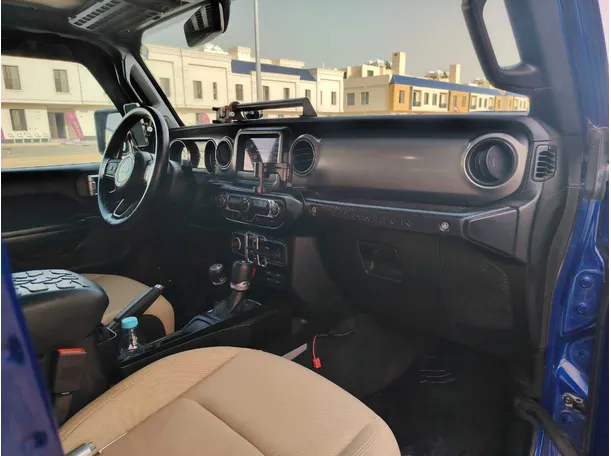 Car image 22