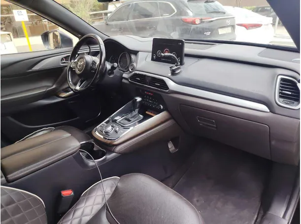 Car image 29