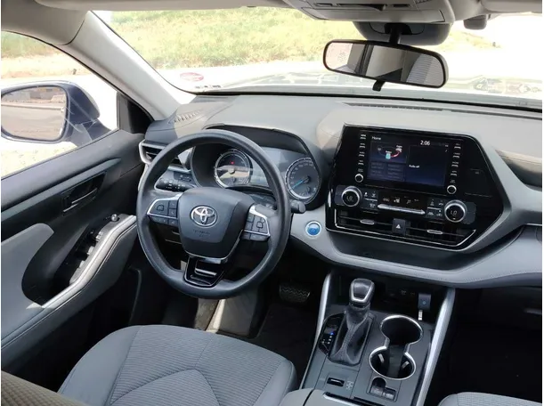 Car image 23