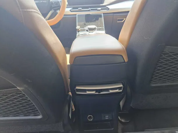 Car image 23