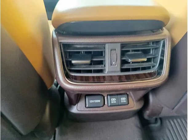 Car image 33