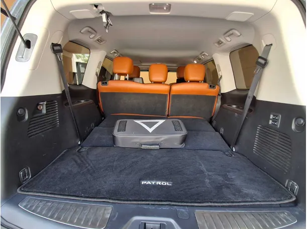 Car image 19