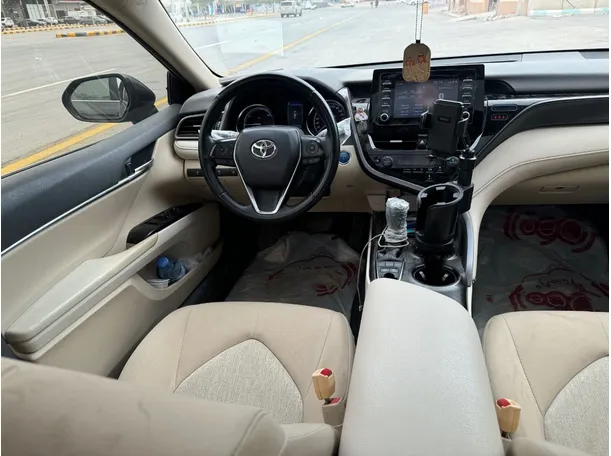 Car image 18
