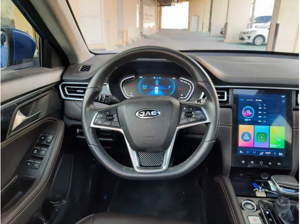 Car image 17