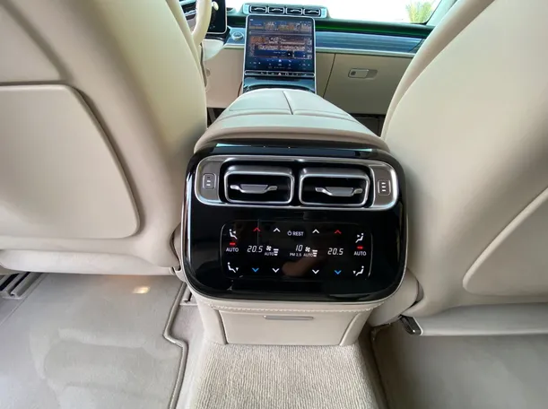 Car image 35