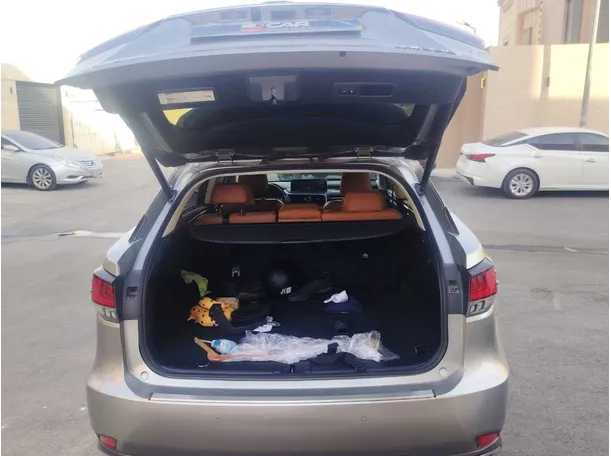 Car image 21