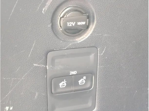 Car image 36