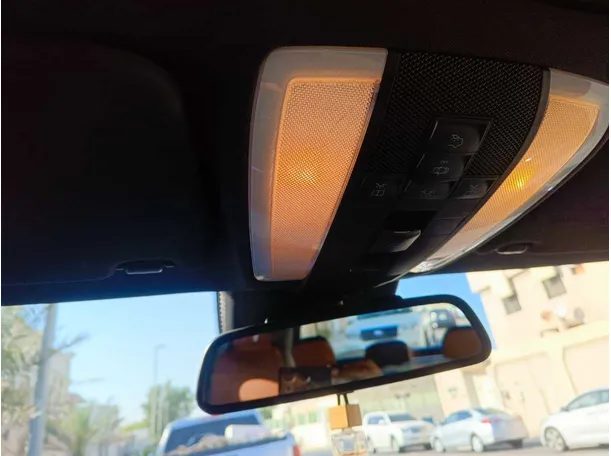 Car image 34