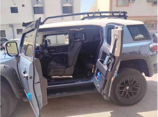 Car image 15
