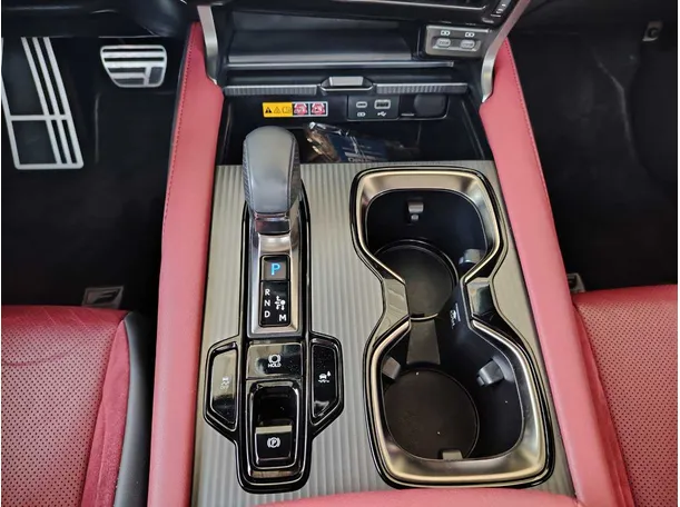 Car image 27