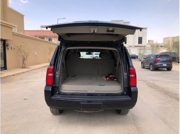 Car image 19