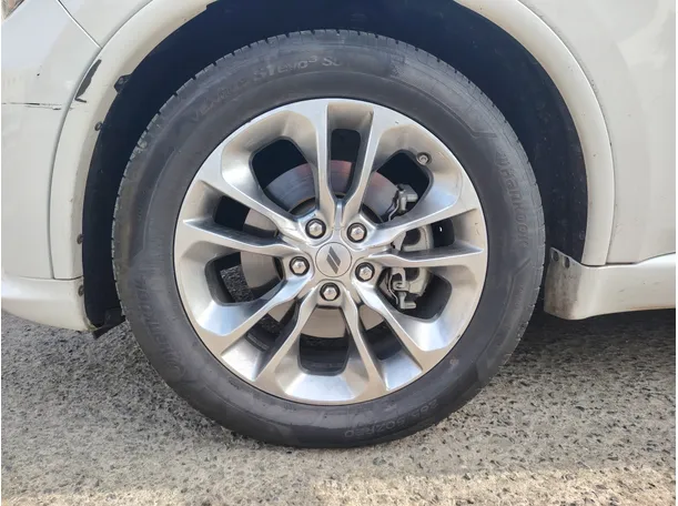 Car image 9