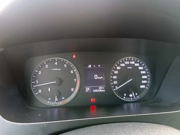 Car image 25