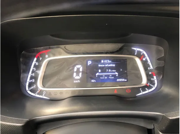 Car image 17