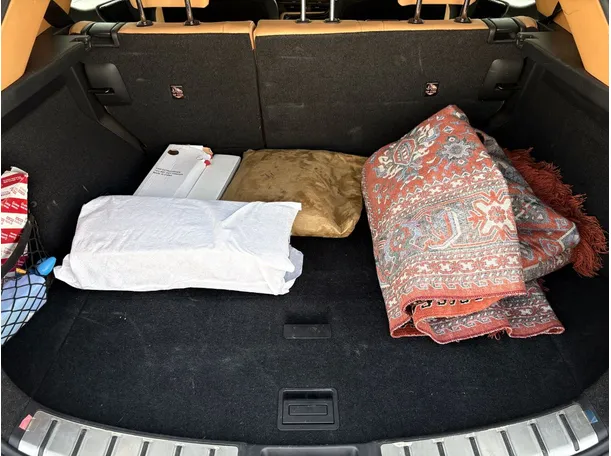 Car image 26