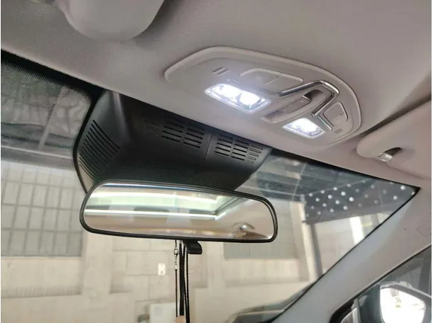 Car image 39