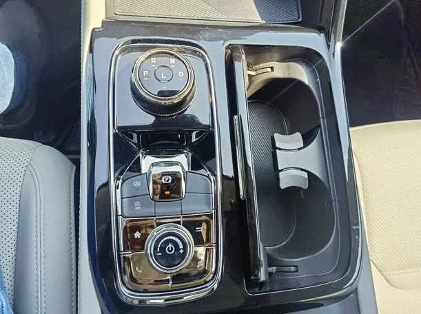 Car image 22