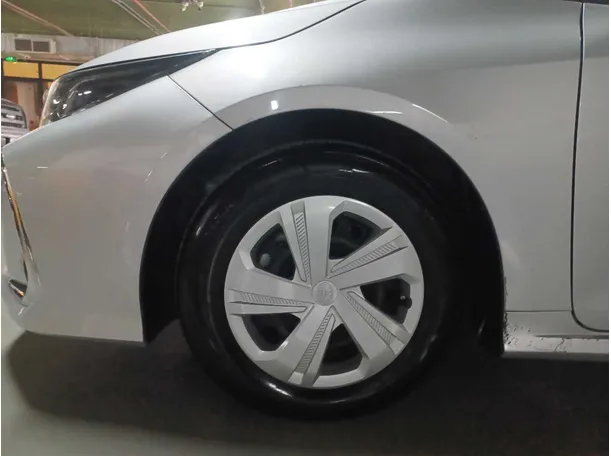Car image 9