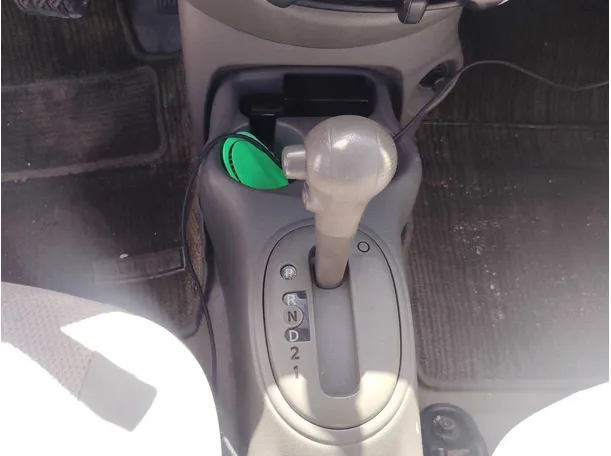 Car image 18