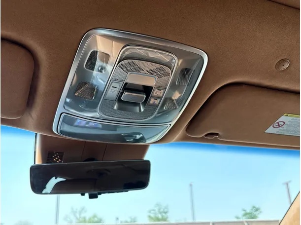 Car image 30