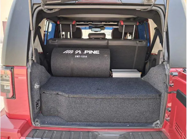 Car image 19