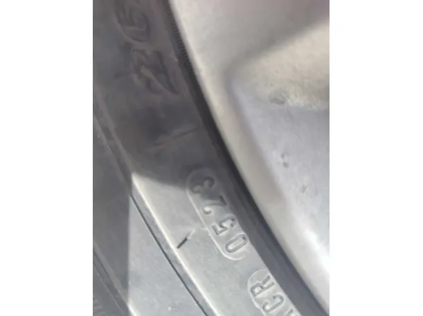 Car image 35