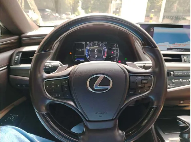 Car image 27