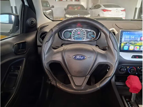 Car image 15