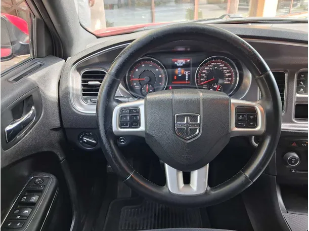 Car image 19