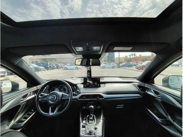 Car image 17