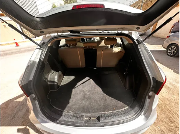 Car image 23
